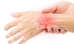 Biểu hiện viêm khớp tự phát thiếu niên ở trẻ em