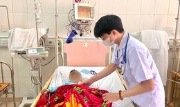 Tự lấy thuốc của người lớn rồi cùng nhau uống, 3 trẻ phải nhập viện, bác sĩ đưa ra khuyến cáo quan trọng