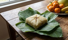 Bánh chưng bị mốc vỏ: Cắt bỏ phần mốc rồi rán lên ăn liệu có an toàn?