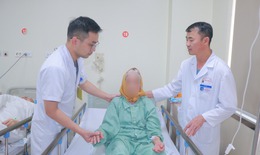 Cụ bà 104 tuổi gãy xương đùi sau cú ngã tại nhà, hồi sinh vận động nhờ ca mổ thay khớp háng