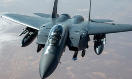 Mỹ 'siết vòng vây' Iran bằng tiêm kích F-15E và siêu tàu sân bay hạt nhân