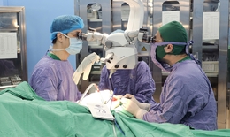 Vi phẫu nối thành công ngón tay gần đứt rời do tai nạn lao động