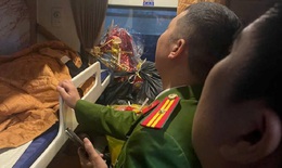 Giải cứu thiếu nữ 16 tuổi bị 'bắt cóc online' khi đang trên tàu Bắc - Nam