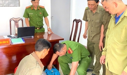 Người đàn ông bất ngờ phát hiện tê tê quý hiếm ‘đi lạc’ vào vườn