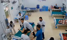 Khen thưởng kíp cấp cứu giành lại sự sống cho bệnh nhân ngừng tim giữa phòng khám