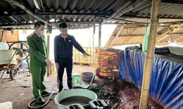 Tạm giữ chủ 2 xưởng phân kim xả chất thải nguy hiểm ra môi trường