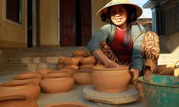 Làng 'nắn đất'