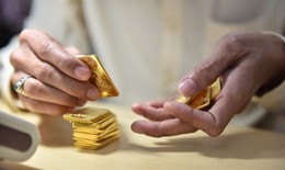 Giá vàng lên đỉnh rồi lại lao dốc, có nên mua đầu tư lúc này?