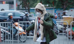 Sáng nay Hà Nội lạnh 9,5 độ, học sinh vẫn đến trường bình thường