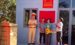 Thủ tướng yêu cầu kịp thời hỗ trợ ti vi, tủ lạnh cho hộ dân vùng thiên tai