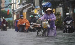 Mưa lớn dồn dập ở Nam Bộ có dấu hiệu khác thường, trái quy luật