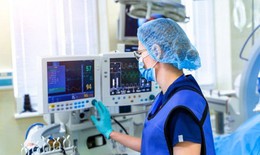Chia sẻ dữ liệu, niêm yết và kê khai giá trực tuyến để quản lý chặt giá thiết bị y tế