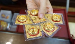 Chốt giá vàng hôm nay ngày 12/10 đồng loạt giảm mạnh