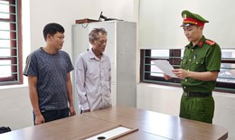 Khởi tố hai cha con vì giúp 9 tàu cá qua mặt hệ thống giám sát