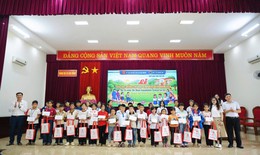 Tiếp sức 506 học sinh nghèo ở Nghệ An trên hành trình đến trường