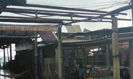 Lốc xoáy gây thiệt hại nhiều quán kinh doanh ven biển Quảng Trị
