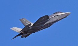 Vì sao Ấn Độ chỉ nhìn mà không được chạm vào tiêm kích F-35 Mỹ?