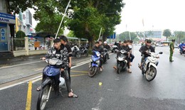 Nhóm thanh thiếu niên ở Huế mang hung khí, gây rối trật tự công cộng