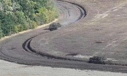 Ukraine giăng bẫy 'nhím' phá thế săn diệt xe tăng từ UAV Nga