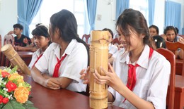 Học sinh Raglai hào hứng học đàn Chapi, gìn giữ ‘đặc sản’ quý