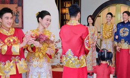 Hề Mộng Dao đeo kín tay 22 vòng vàng do mẹ chồng tỷ phú tặng trong lễ cưới
