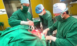 Ghép mảnh sọ tự thân đặc biệt cho bệnh nhân chấn thương sọ não nặng