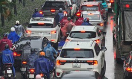 Cảnh báo sắp có mưa dông kèm lốc sét khu vực nội thành Hà Nội