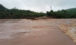 Mưa lũ gây thiệt hại cho các địa phương, 5 người bị thương do sét đánh