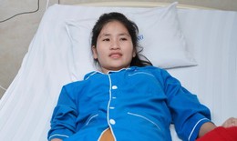 Cô giáo phải cắt chân vì lao ra cứu trò, đã được ra viện sau 1 tháng