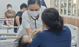 Nhân viên y tế chăm sóc trẻ sơ sinh hưởng phụ cấp ưu đãi nghề thế nào?