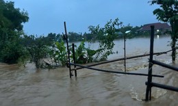 Miền Trung liên tiếp hứng các đợt mưa lớn dồn dập