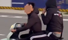 Phát hiện nhóm trộm cắp xe máy qua clip khiêu khích người đi đường