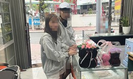 Thiếu nợ, 4 người bàn nhau cướp điện thoại tại cửa hàng