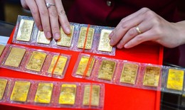 Chốt giá vàng hôm nay ngày 8/10 nằm yên nghe ngóng