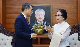 Thủ tướng Lê Minh Hưng thăm gia đình cố Chủ tịch Quốc hội Lào Xaysomphone Phomvihane