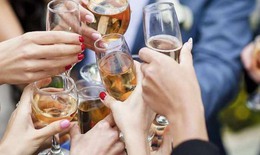 Uống rượu bia ngày Tết, hôm sau CSGT kiểm tra có nồng độ cồn có bị xử phạt không?