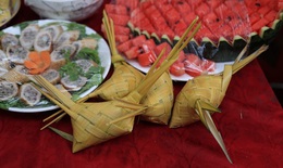 Hồn quê trong chiếc bánh lá cọ nơi biên viễn