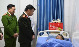 Tổ trưởng Tổ bảo vệ ANTT bị thương khi khống chế đối tượng dùng dao đe dọa