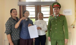 Nhặt được túi vàng ngày giáp Tết, hai phụ nữ tìm người trả lại