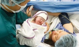 Bổ sung chính sách hỗ trợ sinh đủ 2 con, khuyến khích phụ nữ sinh con trước 35 tuổi