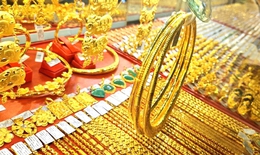 Chốt giá vàng hôm nay ngày 15/2 tăng rất mạnh, người mua vẫn lỗ đậm