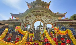 TP Hồ Chí Minh: Người dân, du khách rộn ràng du Xuân trong ngày mùng 3 Tết