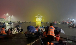 Biển người trẩy hội chùa Hương sáng mùng 6 Tết