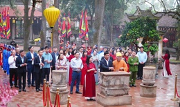 Dâng hương, khai hội mùa Xuân Côn Sơn - Kiếp Bạc