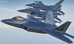 Lần đầu tiên trong lịch sử Mỹ điều loạt tiêm kích 'chim săn mồi' thế hệ 5 F-22 Raptor đến Israel