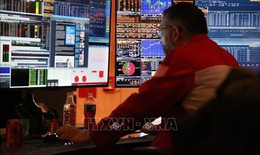 Xung đột tại Trung Đông: Chứng khoán giảm, vàng và dầu tăng giá