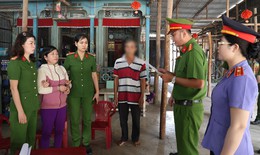 Khởi tố người phụ nữ lên mạng xúc phạm thẩm phán