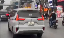 Làm rõ lý do bảng LED sau xe ô tô chạy dòng chữ tục tĩu, xúc phạm lực lượng công an