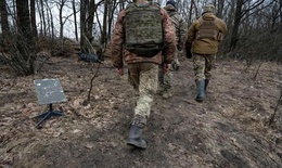 SpaceX 'cắt sóng' Starlink khiến Nga rối loạn trên tiền tuyến Ukraine