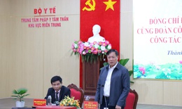 Thứ trưởng Bộ Y tế Đỗ Xuân Tuyên kiểm tra công tác bảo đảm y tế dịp Tết Nguyên đán tại Huế